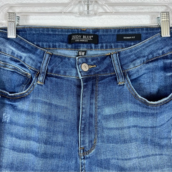 Judy Blue Woman’s 16W Skinny Fit Buffalo Plaid Patch Distressed Denim Jean - Picture 3 of 8